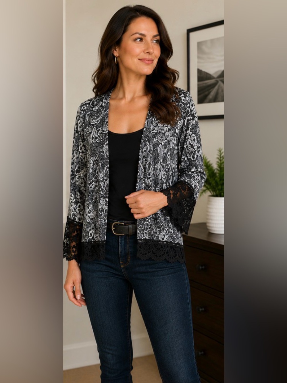 Boutique Black & White Paisley Lace Trim Open Front Cardigan – Women’s Size M